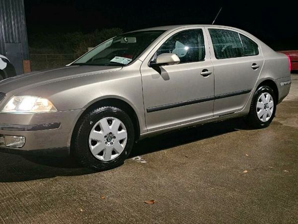 Skoda Octavia Hatchback, Petrol, 2007, Beige