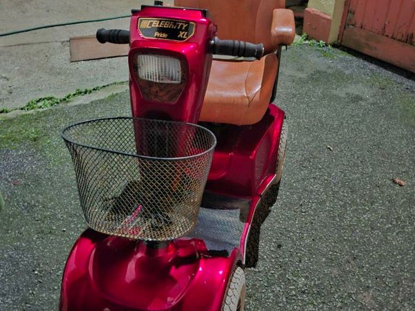 Volkswagen Golf Saloon, Petrol, 1987, White