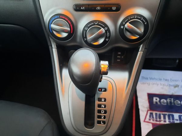 Hyundai i10 Hatchback, Petrol, 2013, Red