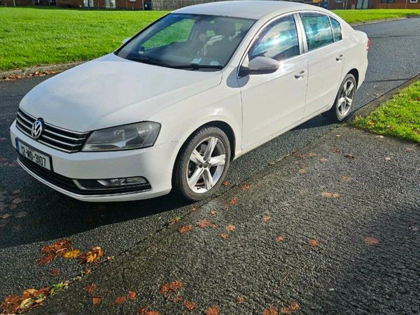 Volkswagen Passat Saloon, Diesel, 2012, White