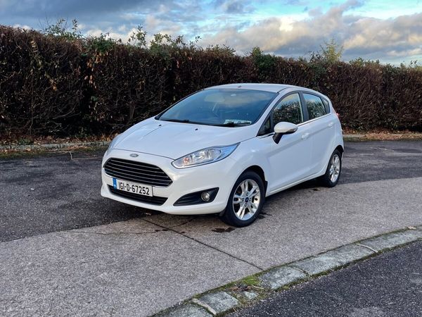 Ford Fiesta Hatchback, Petrol, 2016, White