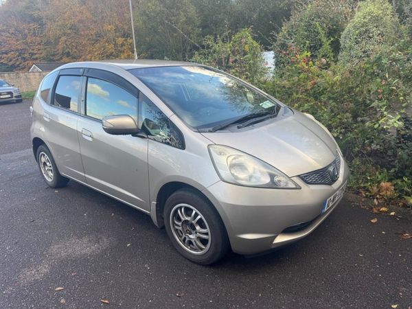 Honda Fit Hatchback, Petrol, 2010, Silver