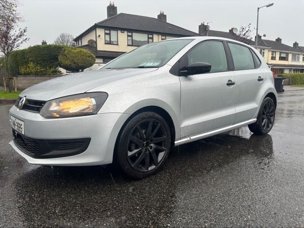 Volkswagen Polo Hatchback, Petrol, 2013, Silver