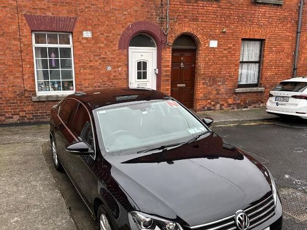 Volkswagen Passat Saloon, Petrol, 2013, Black