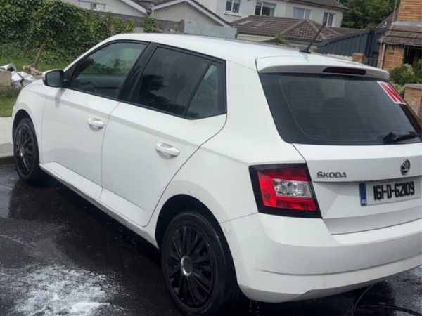 Skoda Fabia Hatchback, Petrol, 2016, White