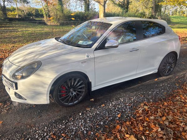 Alfa Romeo Giulietta Hatchback, Petrol, 2010, White