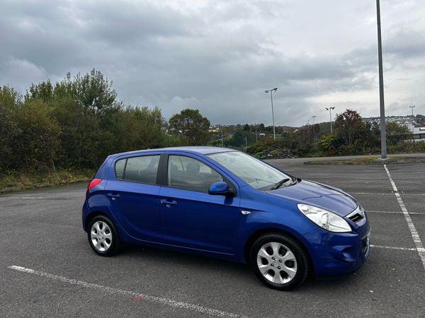 Hyundai i20 Hatchback, Petrol, 2011, Blue