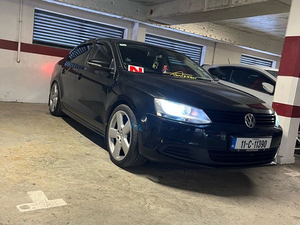 Volkswagen Jetta Saloon, Diesel, 2011, Black