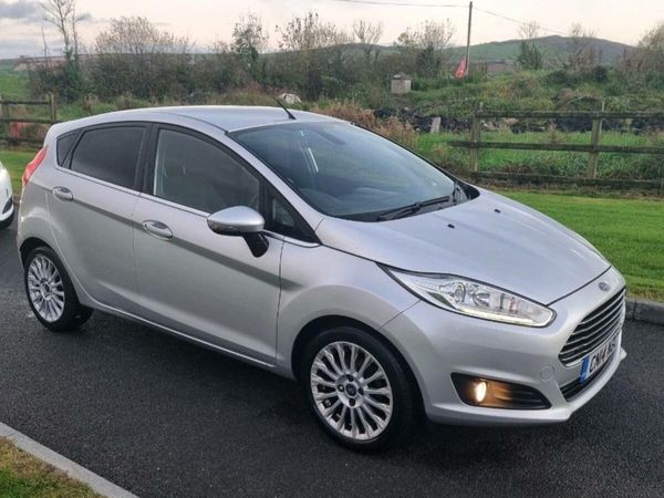 Ford Fiesta Hatchback, Petrol, 2014, Silver