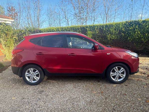 Hyundai ix35 SUV, Diesel, 2010, Red
