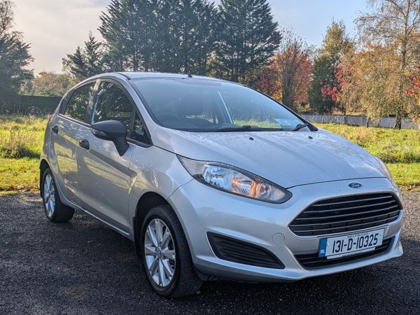 Ford Fiesta Hatchback, Petrol, 2013, Silver