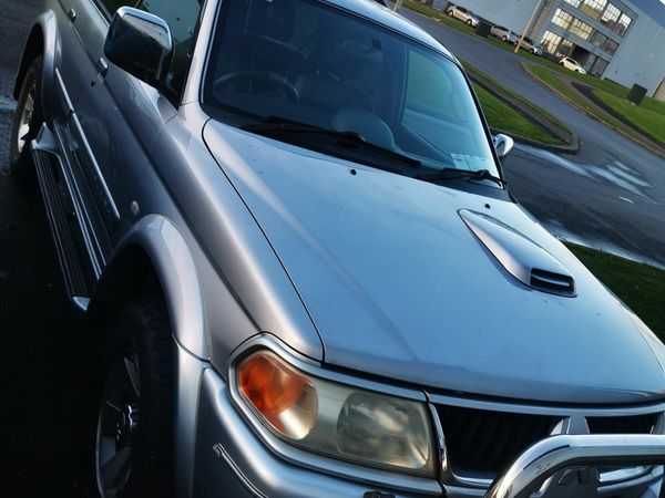 Mitsubishi Pajero SUV, Diesel, 2006, Silver
