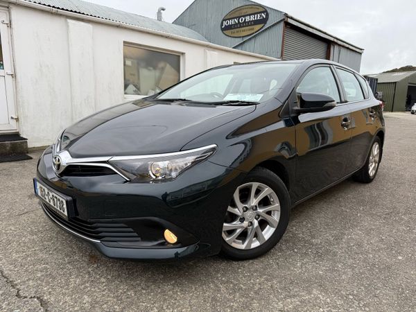 Toyota Auris Hatchback, Diesel, 2015, Grey