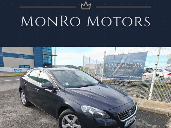 Volvo V40 Hatchback, Diesel, 2016, Blue