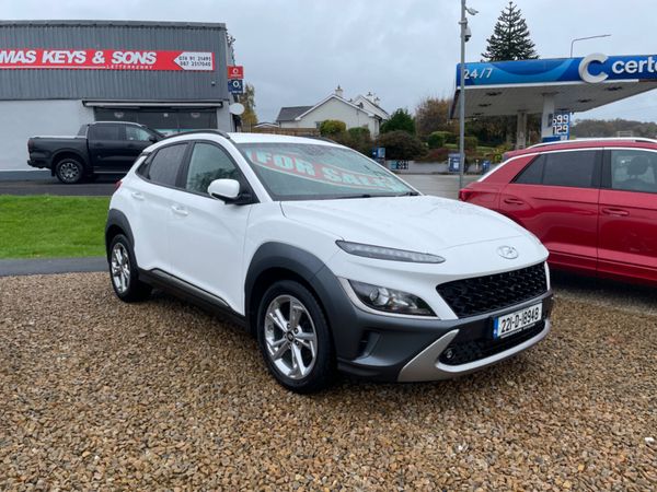Hyundai KONA MPV, Petrol, 2022, White