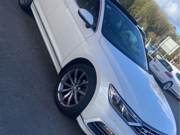 Volkswagen Passat Saloon, Diesel, 2017, White