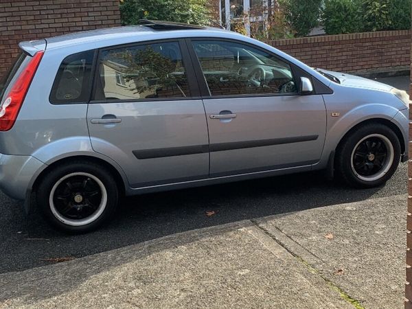 Ford Fiesta Hatchback, Petrol, 2006, Blue