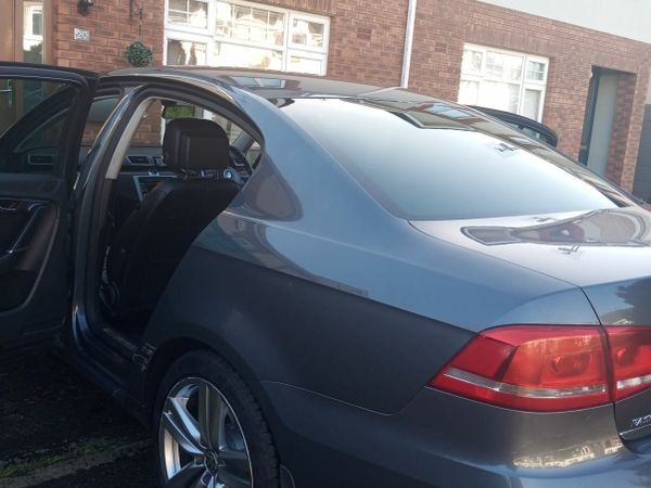 Volkswagen Passat Saloon, Diesel, 2013, Grey