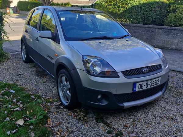 Ford Fiesta Hatchback, Petrol, 2006, Silver