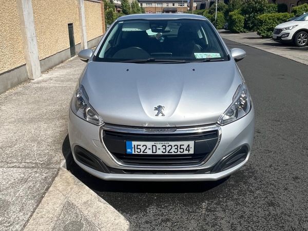 Peugeot 208 Hatchback, Petrol, 2015, Silver