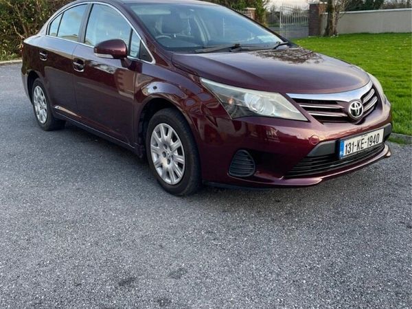 Toyota Avensis Saloon, Diesel, 2013, Red