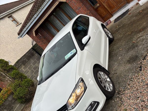 Volkswagen Polo Hatchback, Petrol, 2014, White