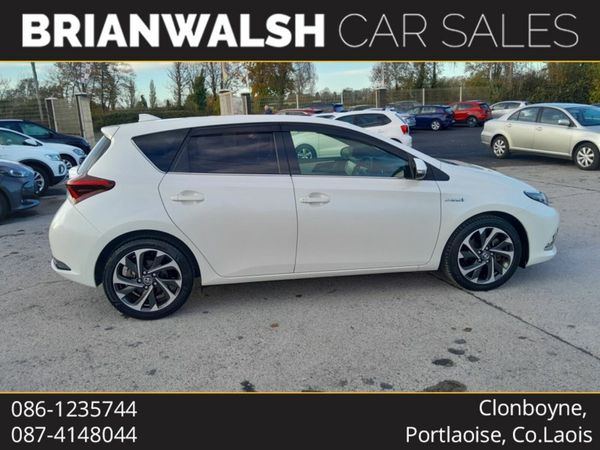 Toyota Auris Hatchback, Petrol Hybrid, 2016, White