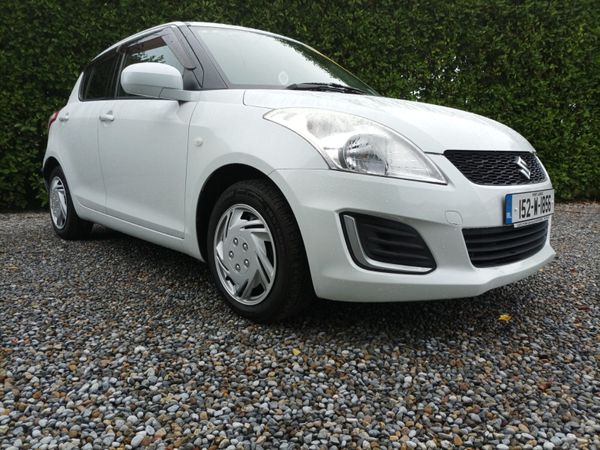 Suzuki Swift Hatchback, Petrol, 2015, White