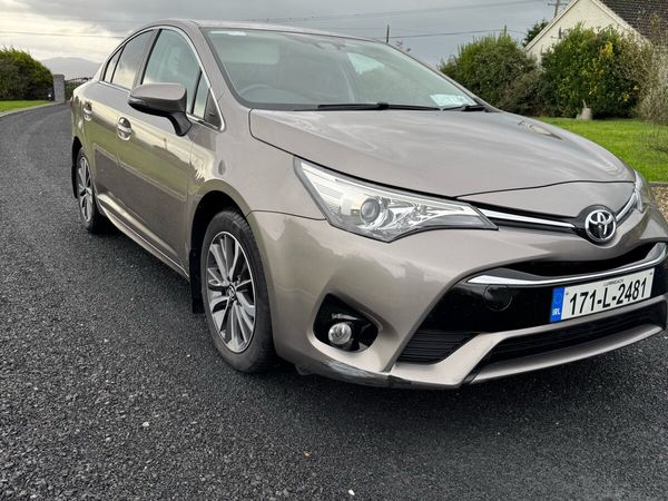Toyota Avensis Saloon, Diesel, 2017, Brown