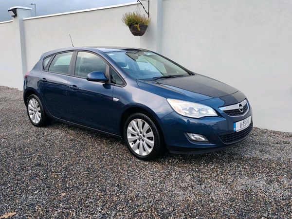 Opel Astra Hatchback, Petrol, 2011, Blue