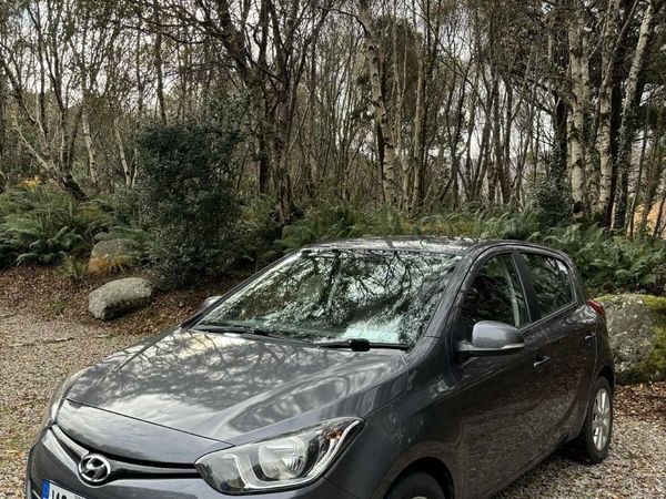 Hyundai i20 Hatchback, Petrol, 2014, Grey
