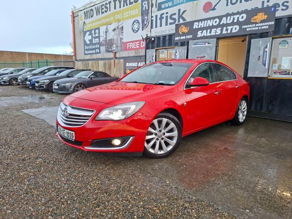 Vauxhall Insignia Hatchback, Diesel, 2014, Red