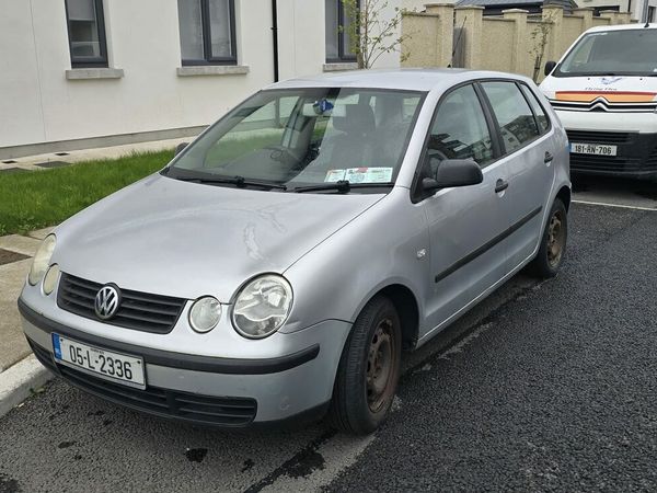 Volkswagen Polo Hatchback, Petrol, 2005, Silver