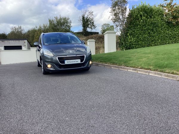 Peugeot 5008 MPV, Diesel, 2015, Grey