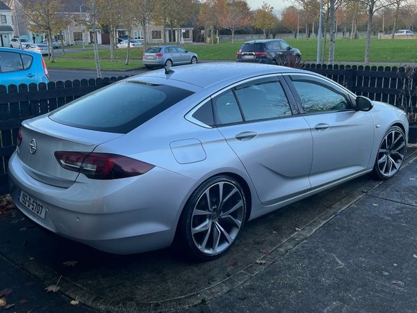 Opel Insignia Hatchback, Petrol, 2019, Grey