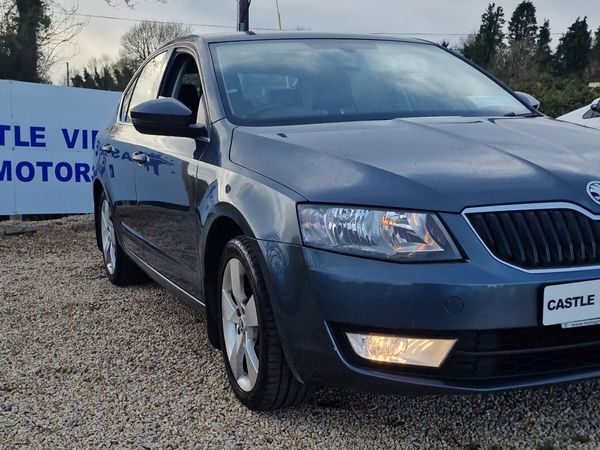 Skoda Octavia Saloon, Diesel, 2015, Grey