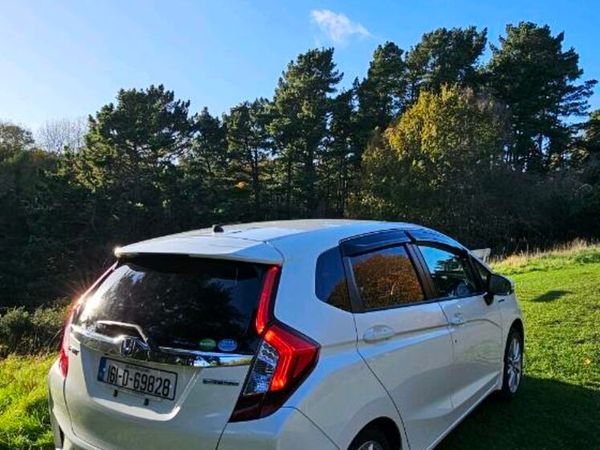 Honda Fit Hatchback, Petrol Hybrid, 2016, White