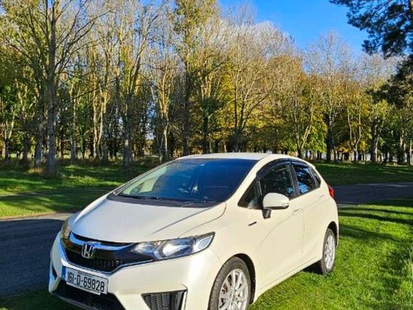 Honda Fit Hatchback, Petrol Hybrid, 2016, White