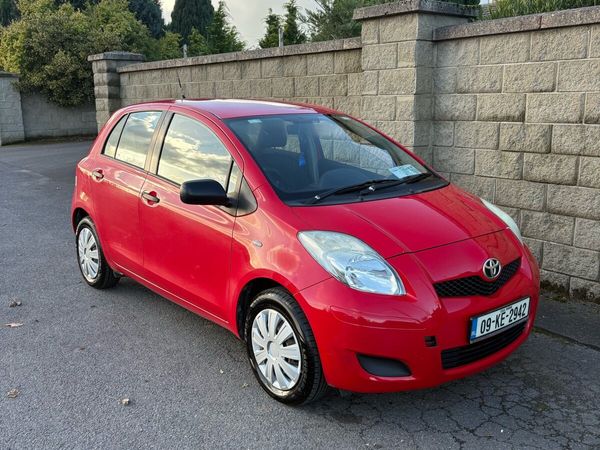 Toyota Yaris Hatchback, Petrol, 2009, Red