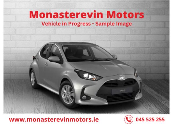 Toyota Yaris Hatchback, Petrol Hybrid, 2023, Grey