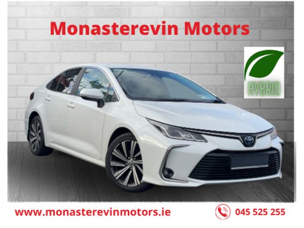 Toyota Corolla Saloon, Petrol Hybrid, 2022, White
