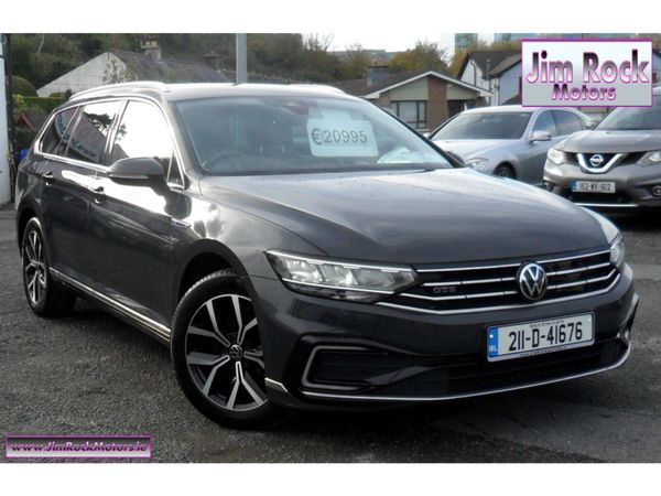 Volkswagen Passat Estate, Petrol Hybrid, 2021, Grey