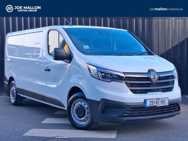 Renault Trafic MPV, Diesel, 2025, White