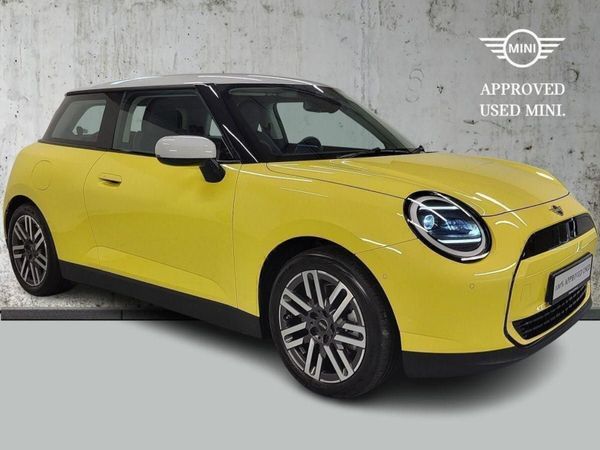 Mini Cooper Hatchback, Electric, 2024, Yellow