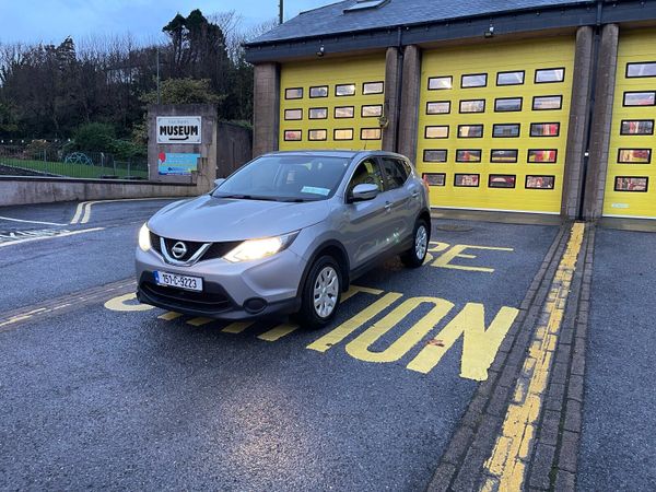 Nissan Qashqai Hatchback, Petrol, 2015, Silver