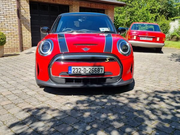 Mini Cooper Hatchback, Electric, 2023, Red