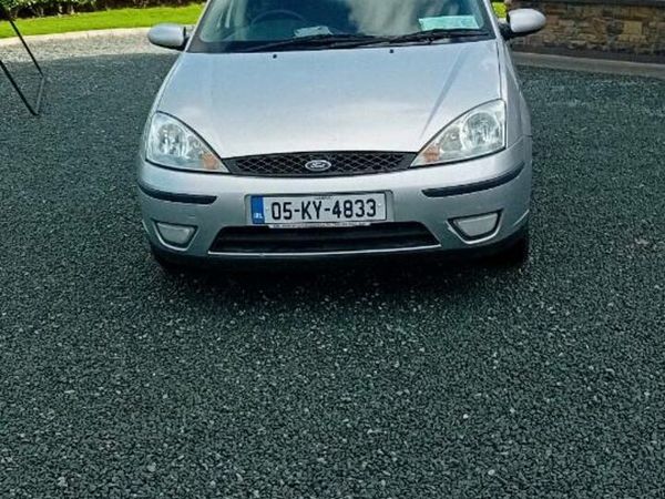 Ford Focus Saloon, Petrol, 2005, Silver