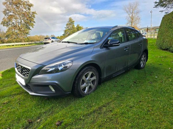 Volvo V40 Hatchback, Diesel, 2015, Grey