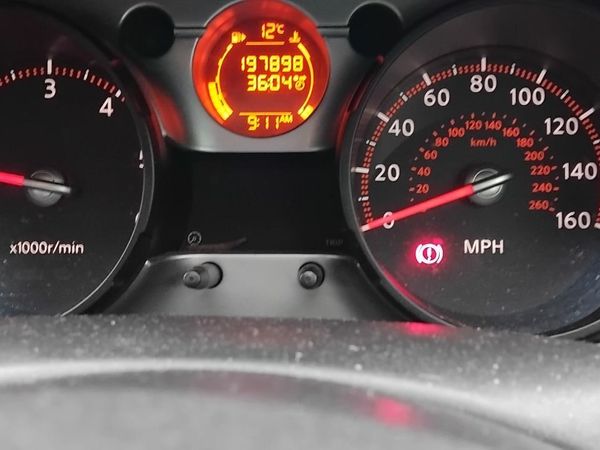 Nissan Qashqai Hatchback, Diesel, 2009, Grey