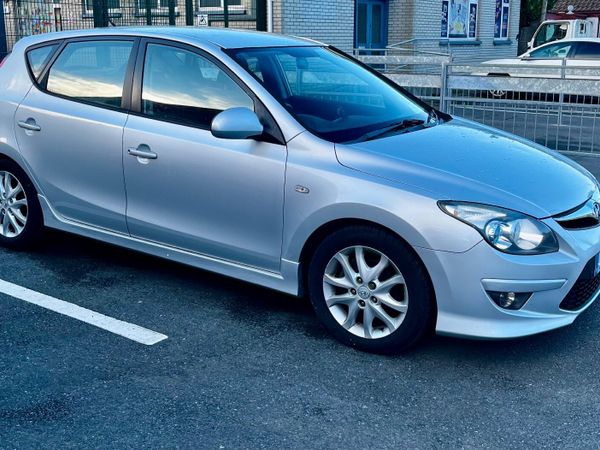 Hyundai i30 Hatchback, Diesel, 2010, Silver